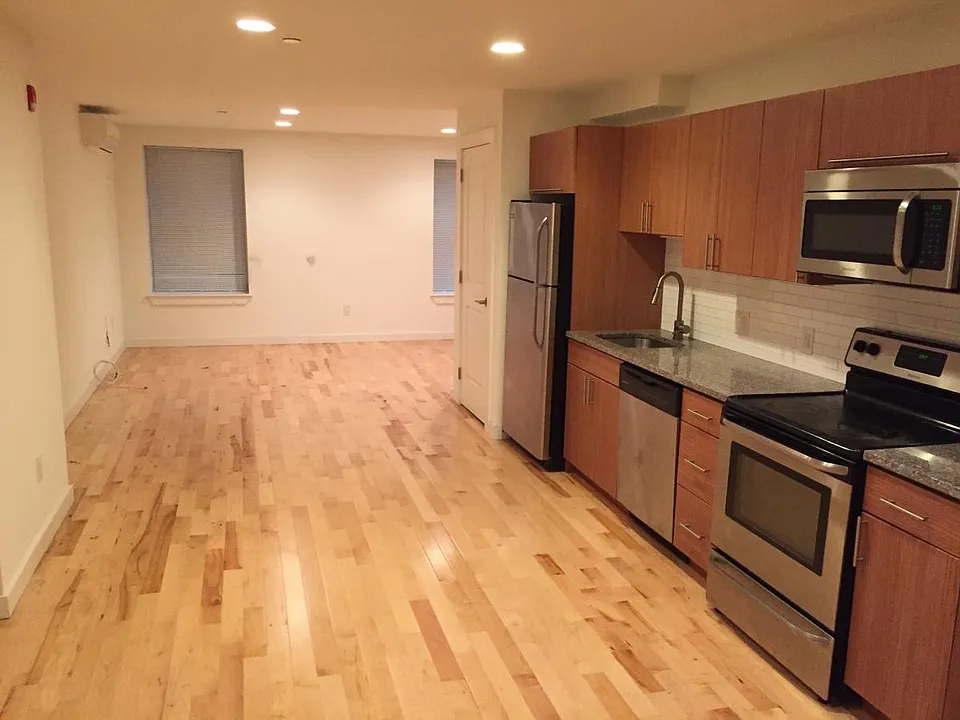 118 Market St #201