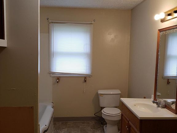 4th image of 5765 Ream St