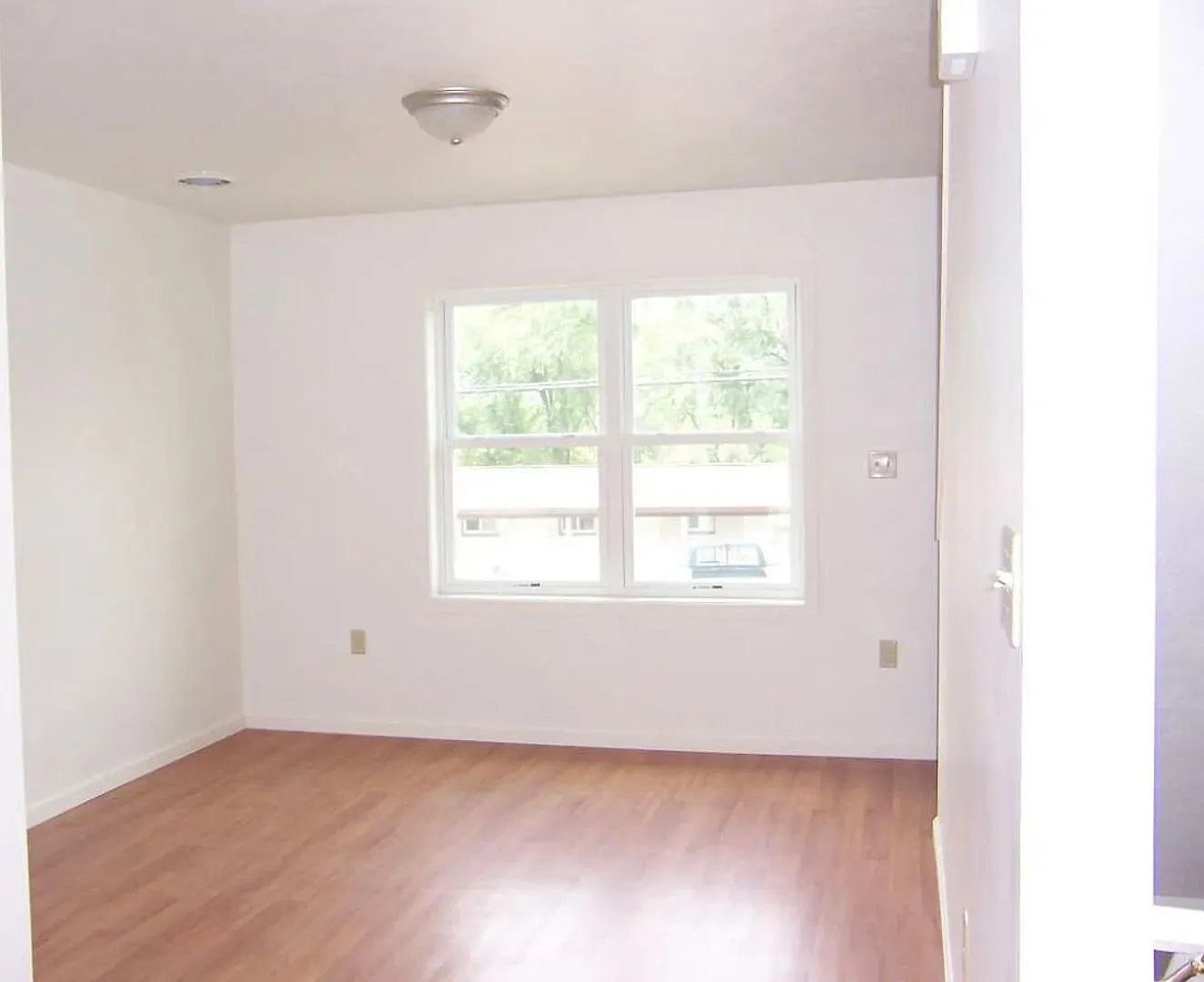 Clemens Lane 137/139 — Photo 2