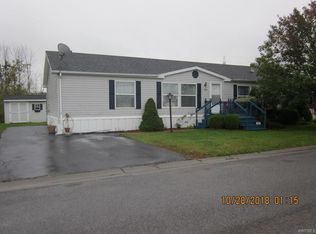 764 Willowbrook Dr, Lockport, NY 14094