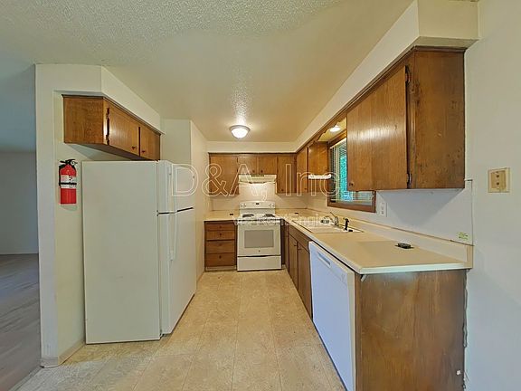 4th image of 434 Ermine St SE