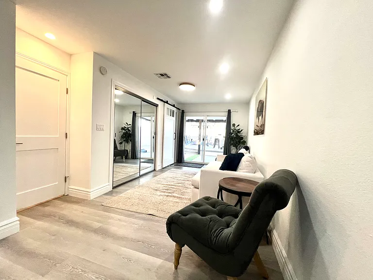 8201 E Mitchell Dr — Photo 27
