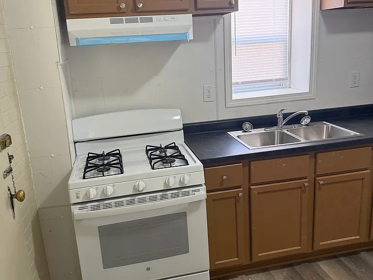 1740 W 87th St #1 — Photo 7