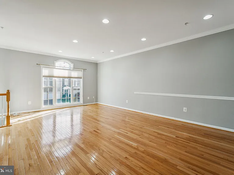 4858 Lee Hollow Pl — Photo 2