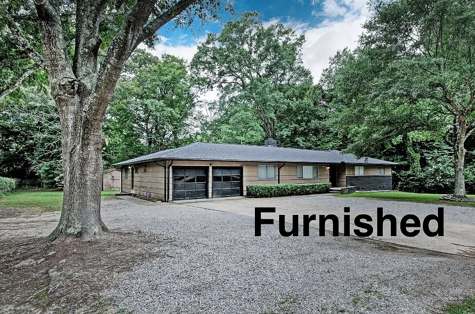 1015 Adkins Blvd