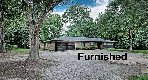 1015 Adkins Blvd Photo 1