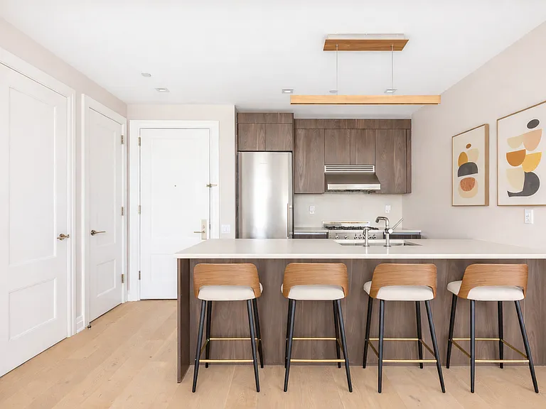 13-33 Jackson Ave #6F — Photo 1