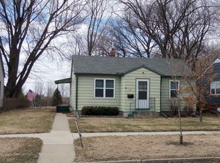 721 Lyndale Ave, Morris, MN 56267