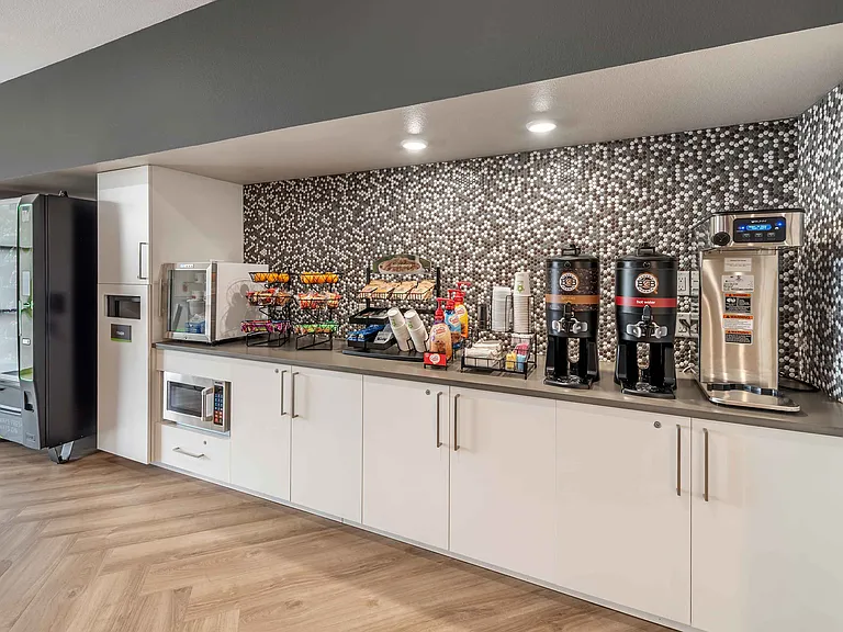4060 Center Park Dr — Photo 8