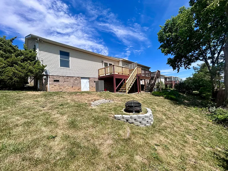 348 Diana Ct — Photo 29