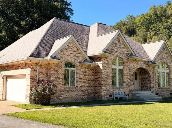 2847 Jennys Crk, Staffordsville, KY 41256
