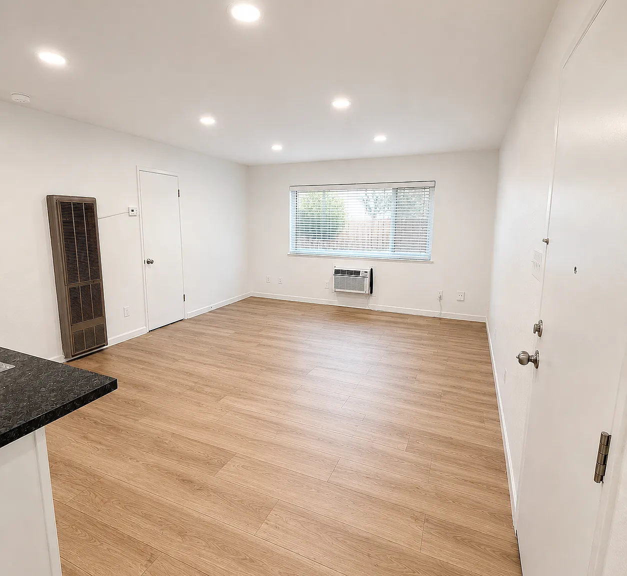 2 bed, 800 sqft, $1,675 — Photo 4