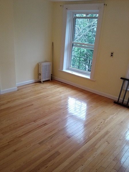 2nd image of 154 Putnam Ave APT 2