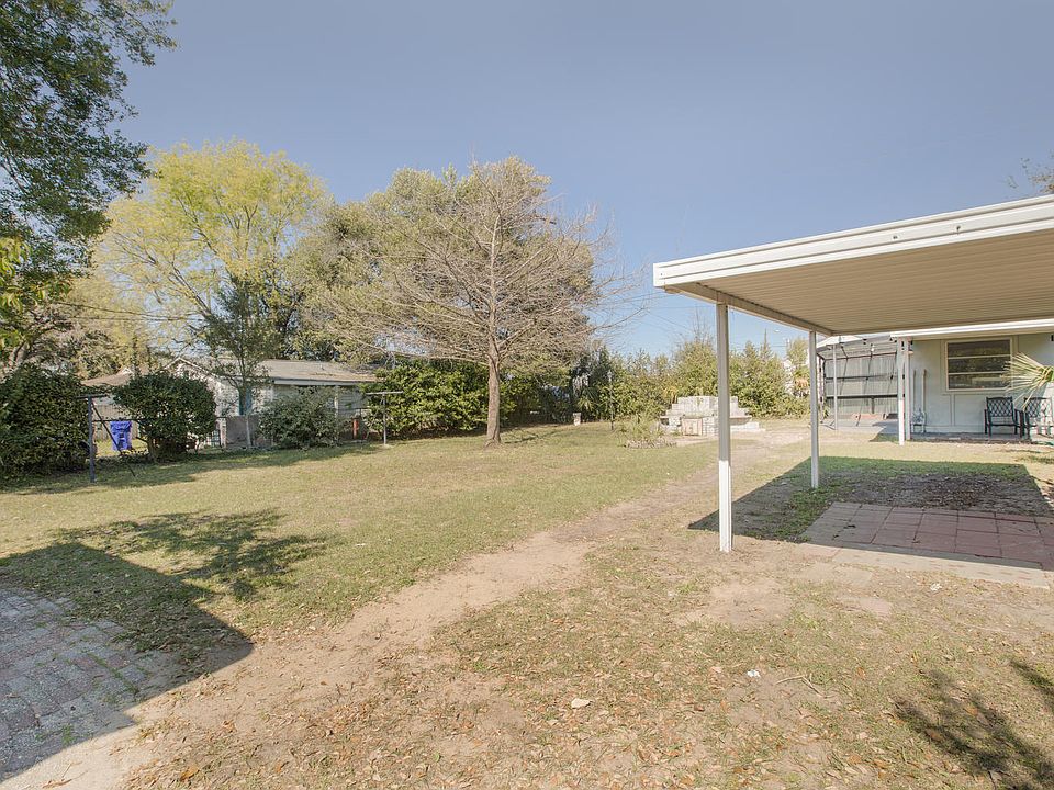 2nd image of 3856 Chestnut St