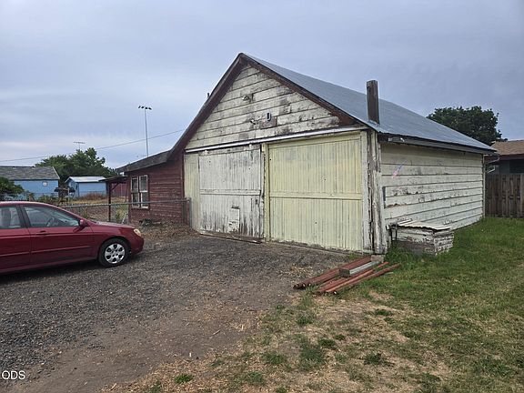 5th image of 386 S Main St