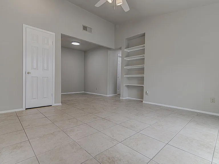 900 Sirocco Dr — Photo 6
