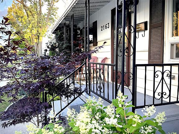 4th image of 2163 Wellesley Ave
