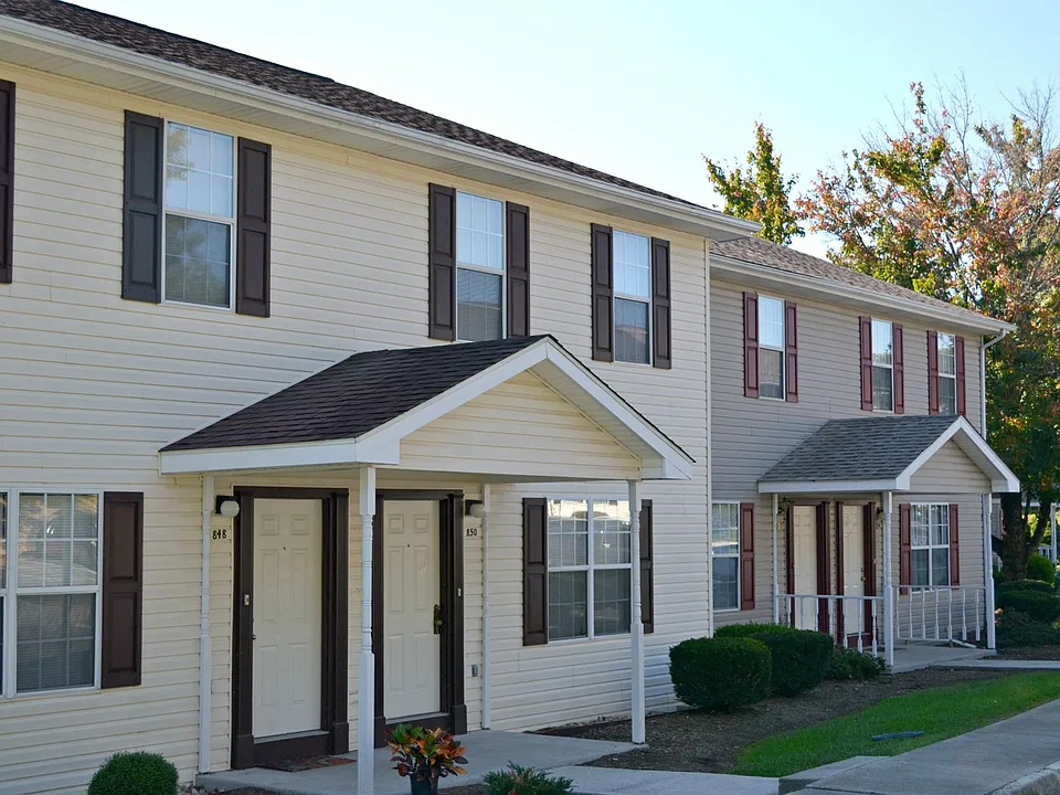 800 Patrick Henry Dr