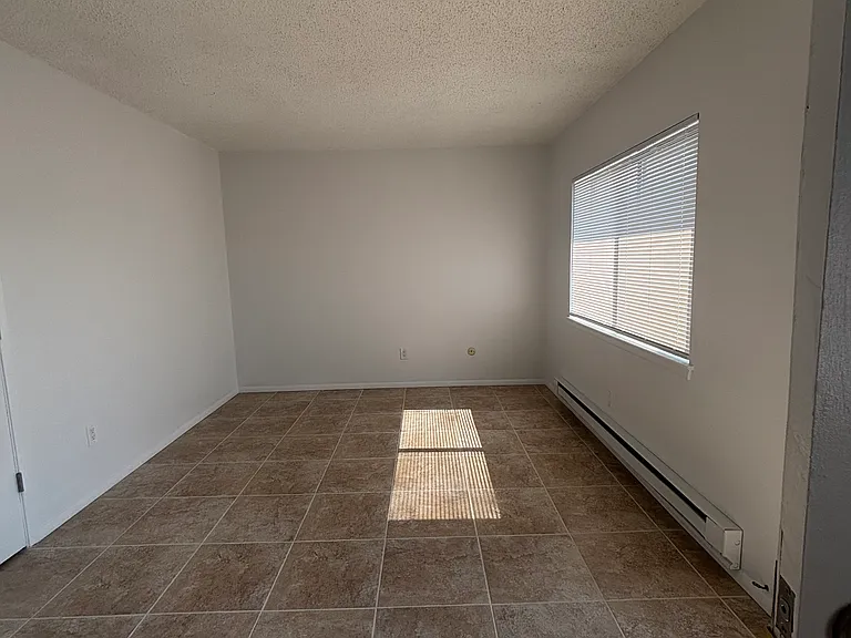 9021 Candelaria Rd NE #A — Photo 9