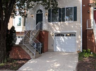 6308 Sharps Dr, Centreville, VA 20121