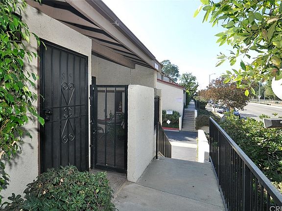 2nd image of 18120 Oxnard St Unit 85