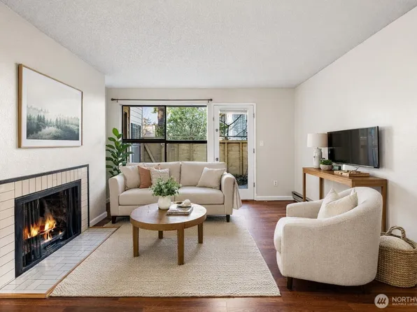 2520 S 317th Street #103, Federal Way, WA 98003