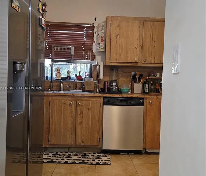 750 NE 199th St #101H — Photo 37