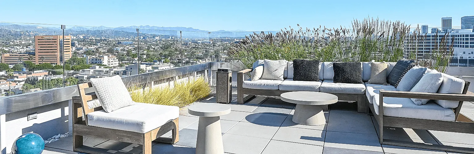 Blu Beverly Hills — Photo 3