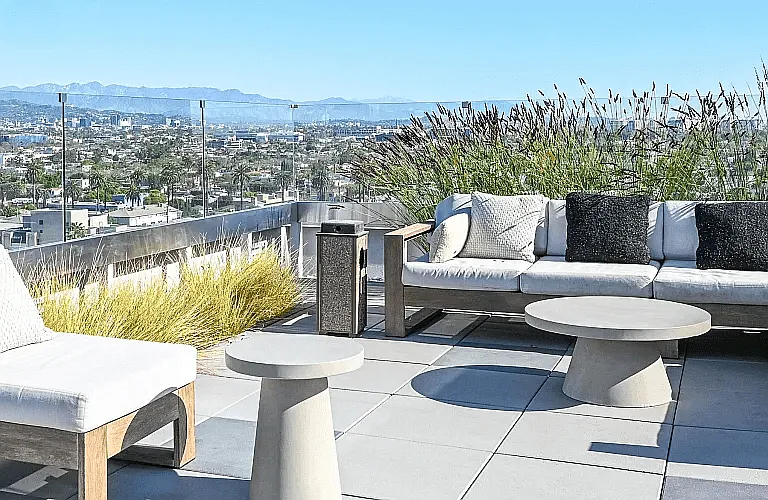Blu Beverly Hills — Photo 3