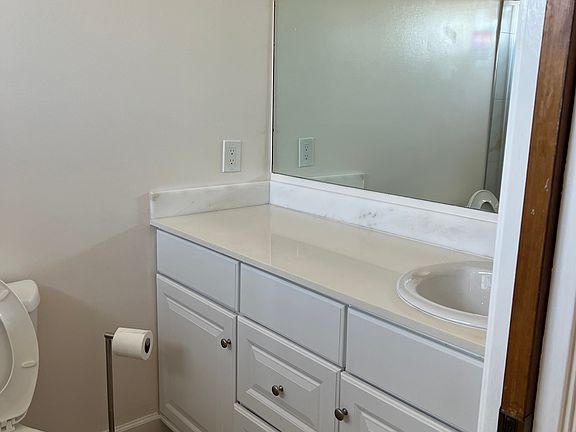 2nd image of 417 Dianne Ct
