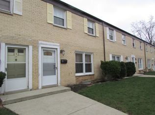 852 Colonial Dr, Wheeling, IL 60090