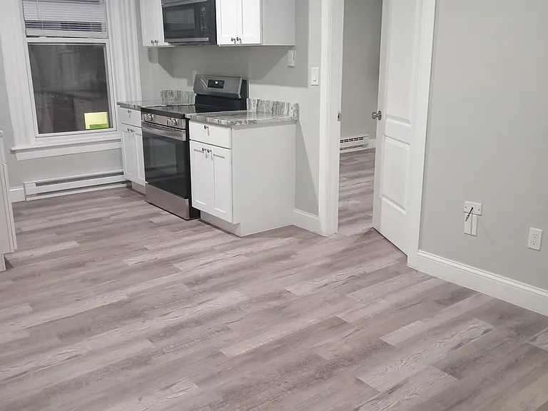 460 Main St #3 — Photo 4