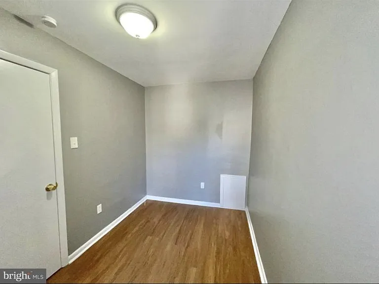 707 E Hilton St — Photo 8