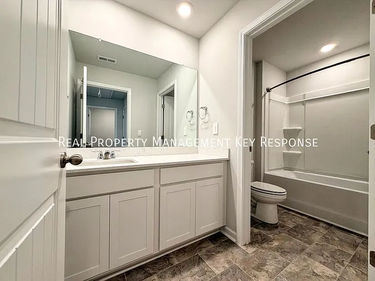 1004 Midpoint Ln — Photo 13