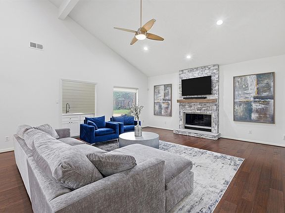 5th image of 1022 Trapper Hill Dr