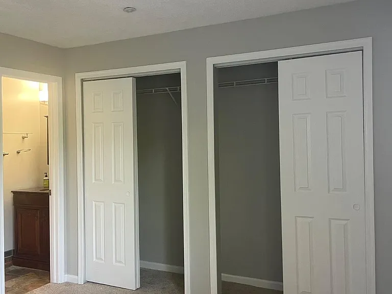 6008 Ellesmere Ct #F — Photo 11