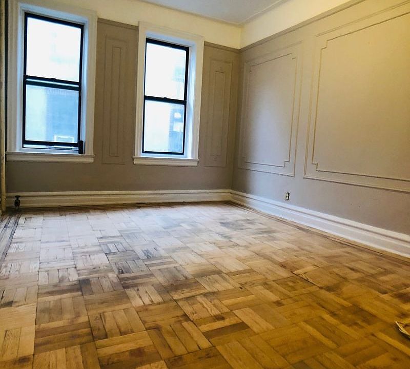 2nd image of 902 44th St APT A5