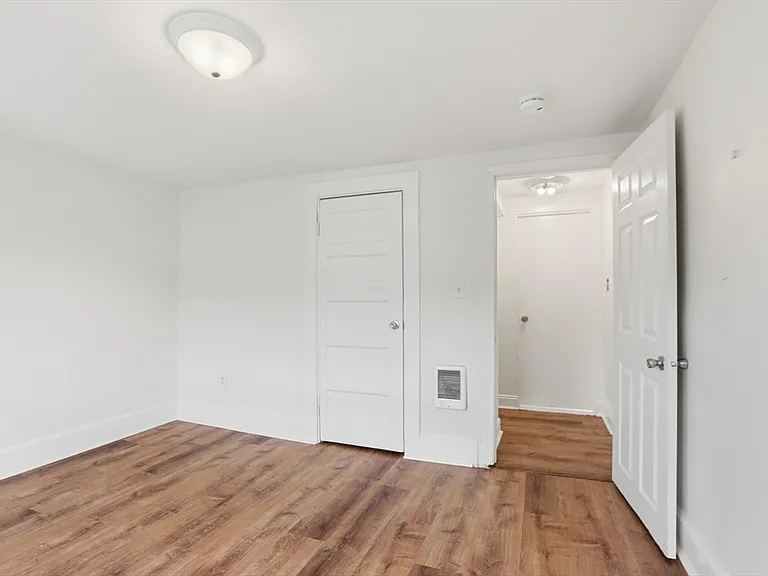 121 Glendale St #3 — Photo 21