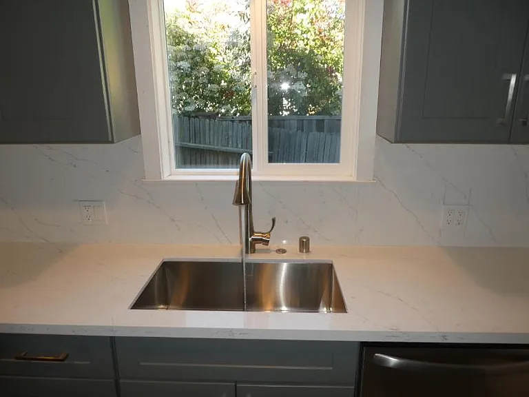 1605 Redwood Ave — Photo 13
