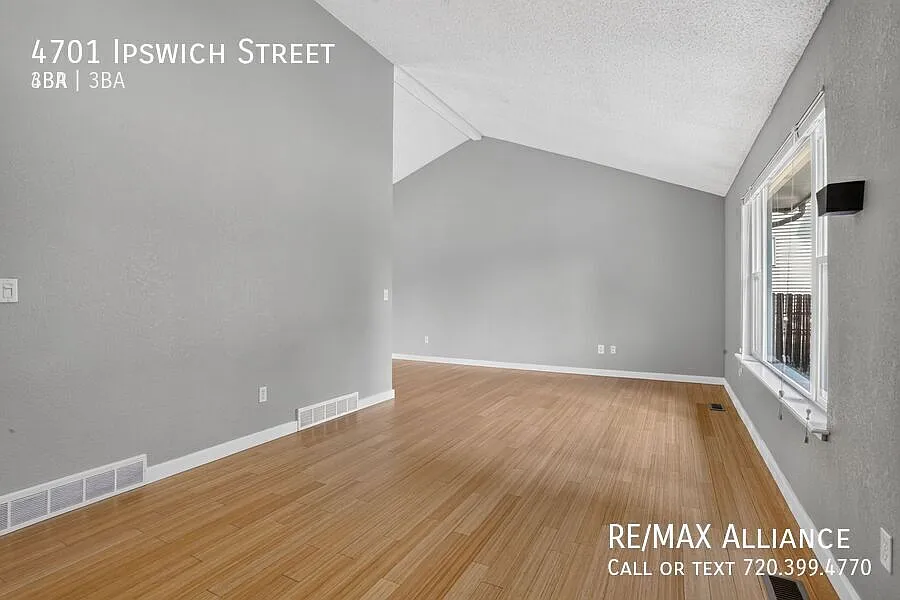 Stunning 4-Bedroom Home in an Ideal Boulder Location! — Photo 4