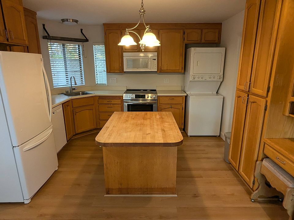 1st image of 16395 E La Chiquita Ave