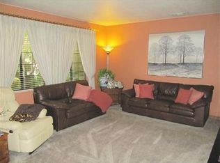 875 Hawes Ln, Ripon, CA 95366