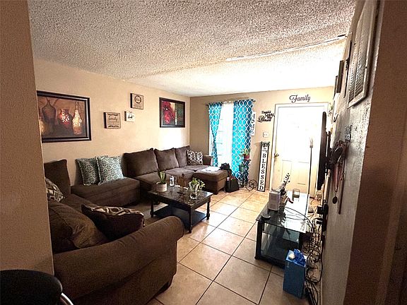 4th image of 6759 La Grange Dr