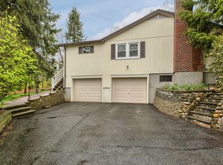 1 Snowberry Rd, Andover, MA 01810