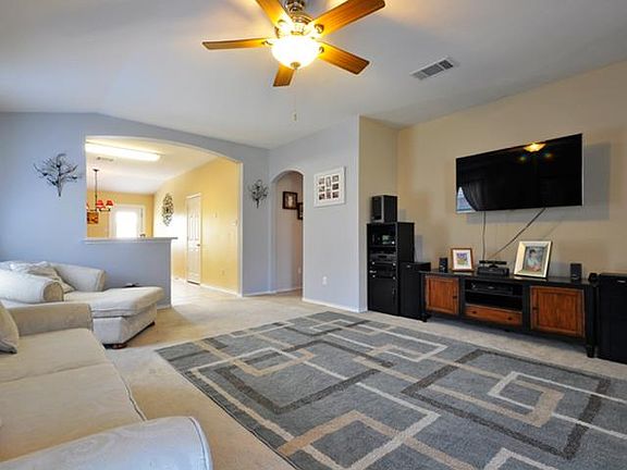 5th image of 103 Salado Dr