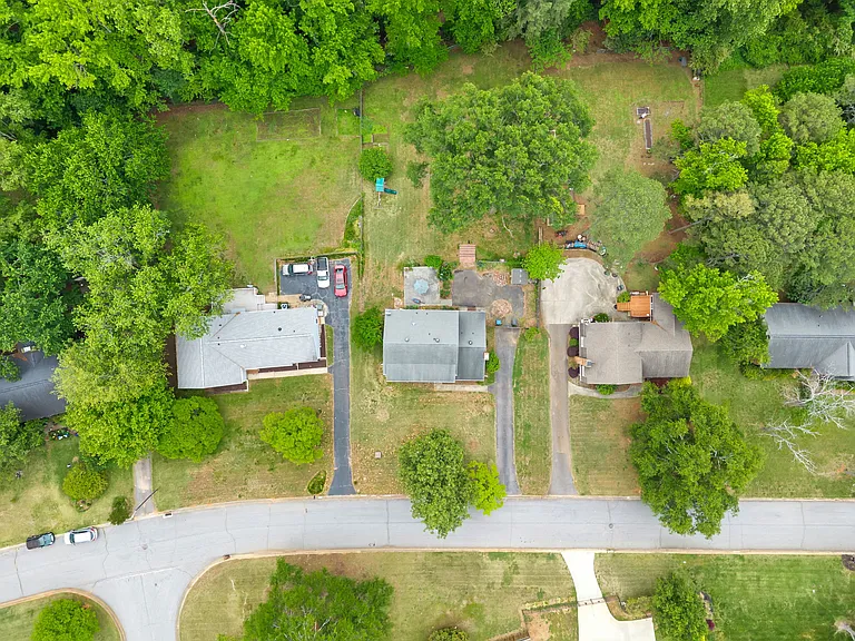 5048 Maplewood Dr — Photo 29