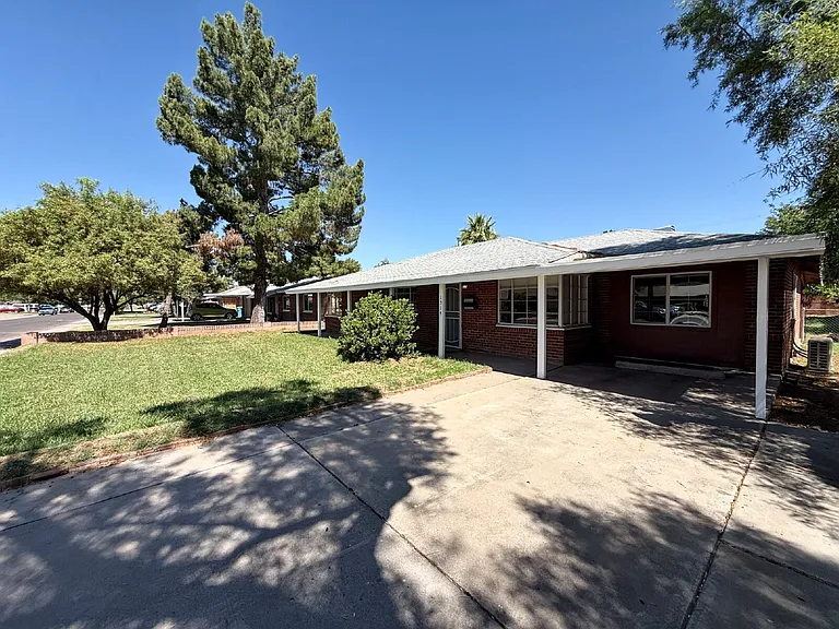 1514 W Rovey Ave — Photo 2