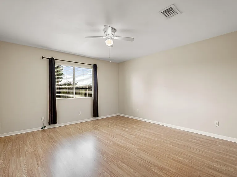 2911 Garden Ln — Photo 13