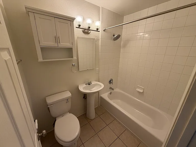 3640 Pioneer Trl #E — Photo 7