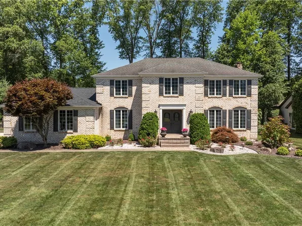 3740 Tippecanoe Pl, Canfield, OH 44406